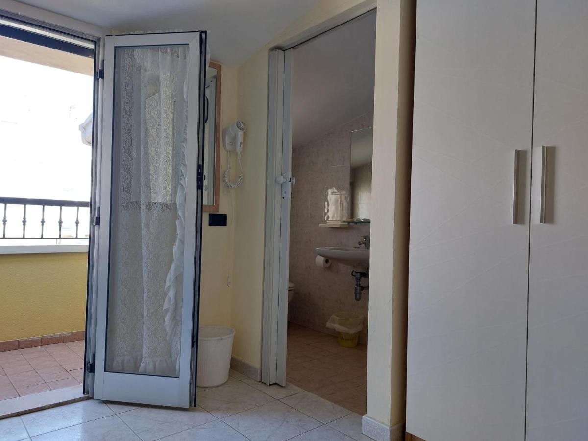 Hotel Villa Aurora Bellaria-Igea Marina Eksteriør billede