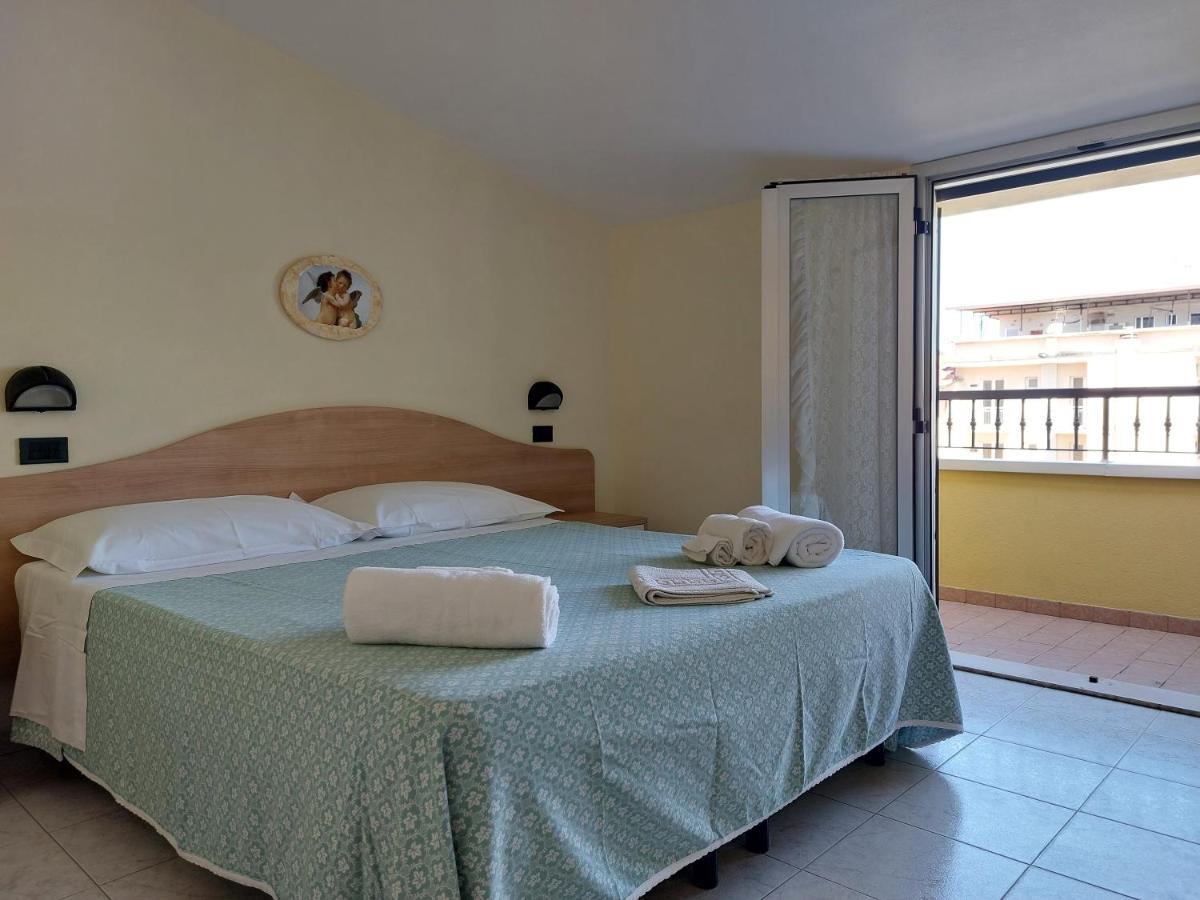 Hotel Villa Aurora Bellaria-Igea Marina Eksteriør billede