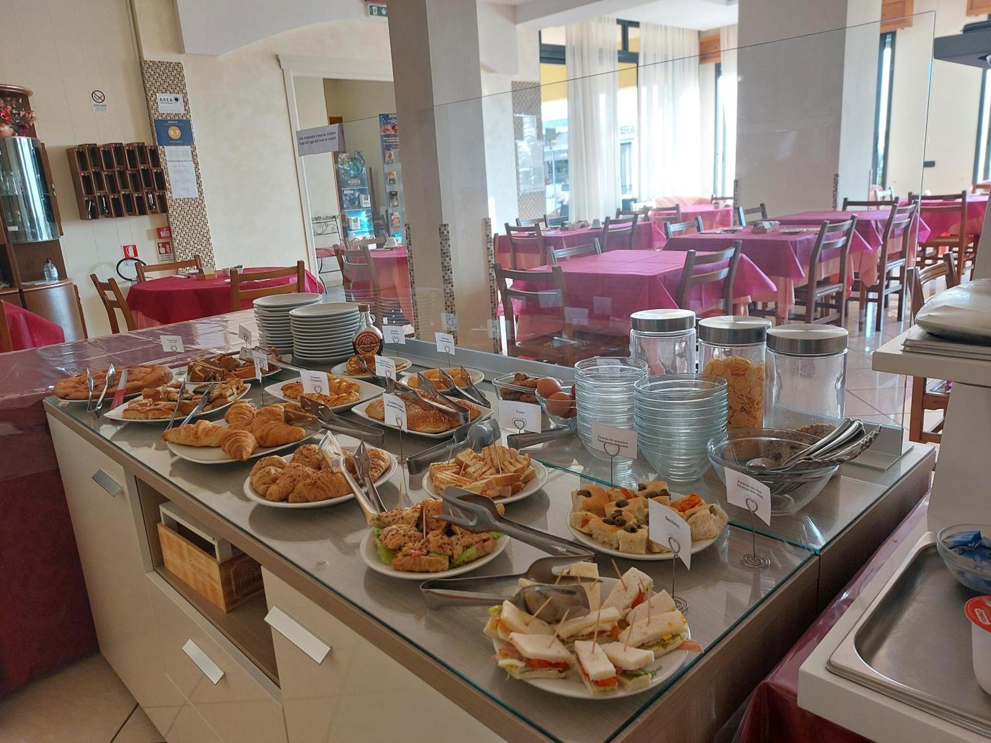 Hotel Villa Aurora Bellaria-Igea Marina Eksteriør billede