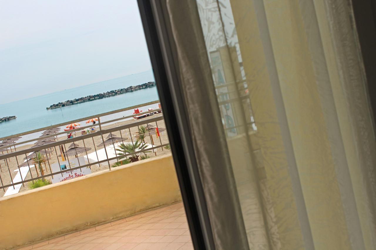 Hotel Villa Aurora Bellaria-Igea Marina Eksteriør billede