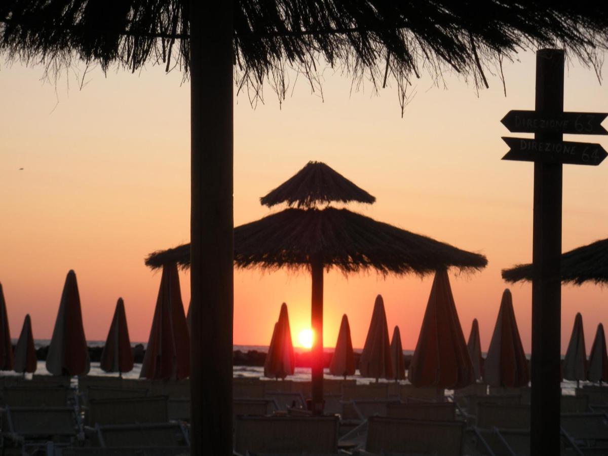 Hotel Villa Aurora Bellaria-Igea Marina Eksteriør billede
